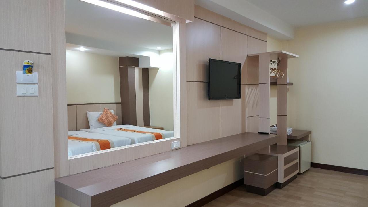 Kaen Nakorn Hotel Кхонкен Екстер'єр фото